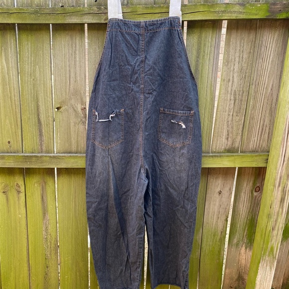 YESNO Women’s Loose Cropped Denim Distressed Grey/Black Overalls (XL) / 14-16 - Picture 3 of 7